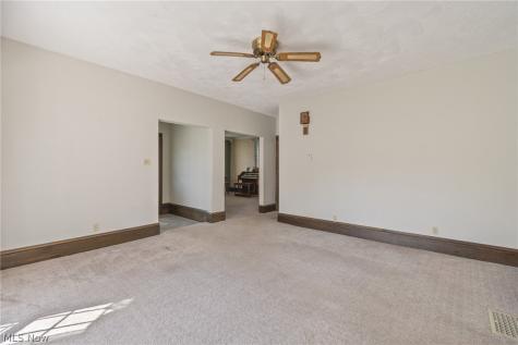4502 Broadway Avenue NE Louisville OH 44641