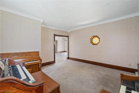 4502 Broadway Avenue NE Louisville OH 44641
