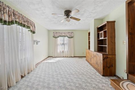 4502 Broadway Avenue NE Louisville OH 44641