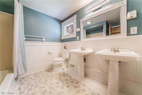 563 Louis Drive Berea OH 44017