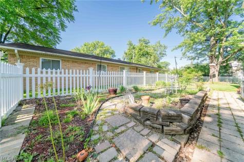 563 Louis Drive Berea OH 44017