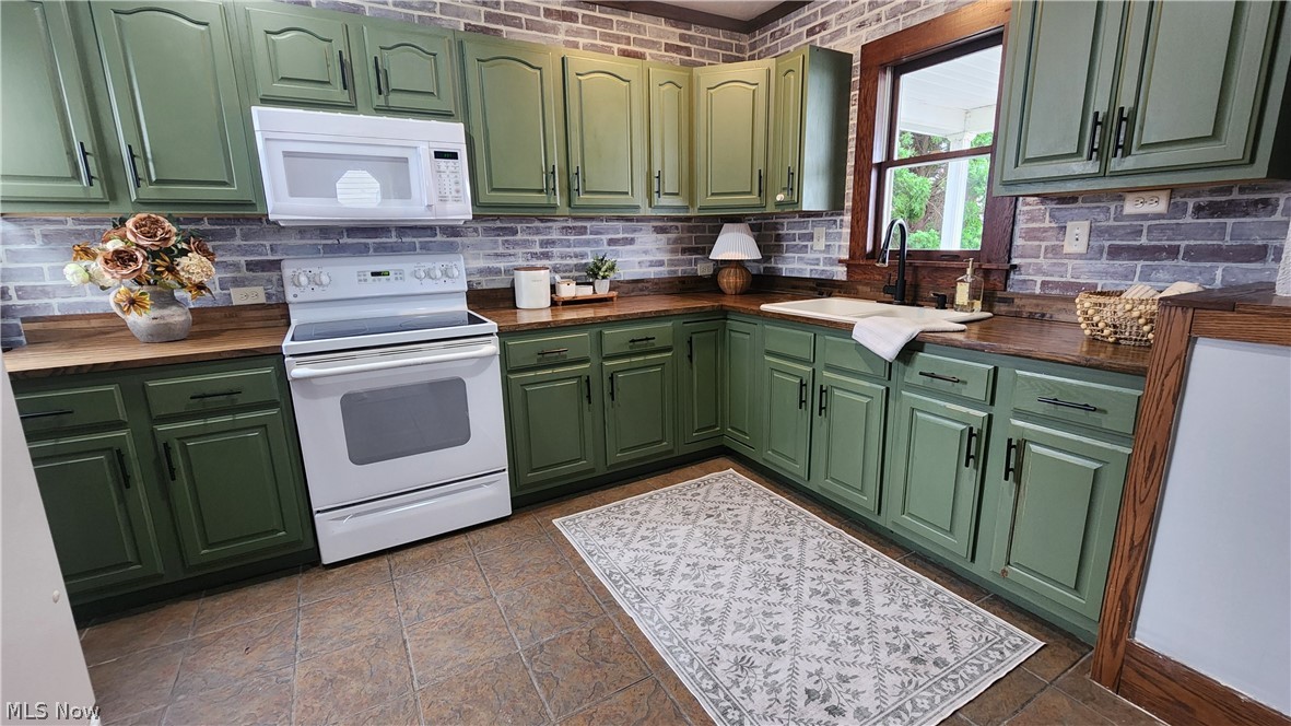 154 Moore Avenue NW New Philadelphia OH 44663