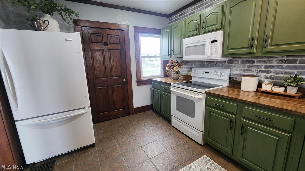 154 Moore Avenue NW New Philadelphia OH 44663