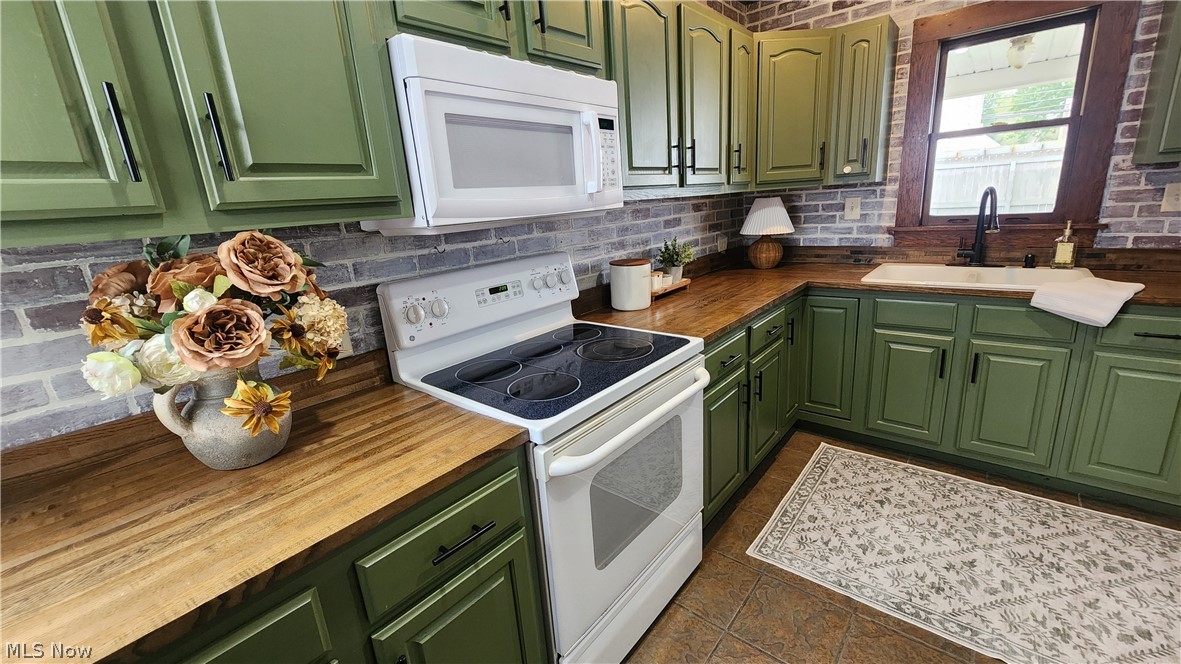 154 Moore Avenue NW New Philadelphia OH 44663