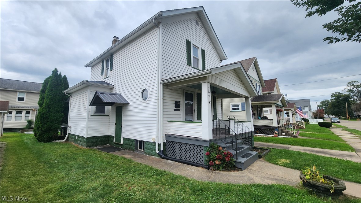 154 Moore Avenue NW New Philadelphia OH 44663