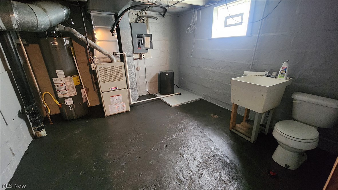 154 Moore Avenue NW New Philadelphia OH 44663