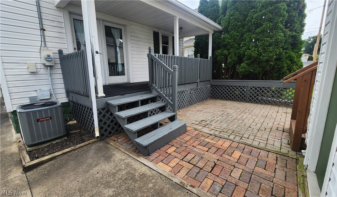 154 Moore Avenue NW New Philadelphia OH 44663