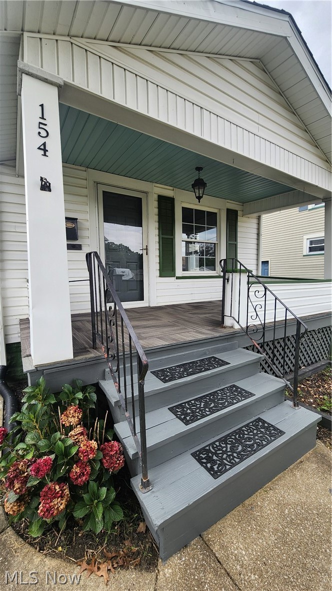 154 Moore Avenue NW New Philadelphia OH 44663