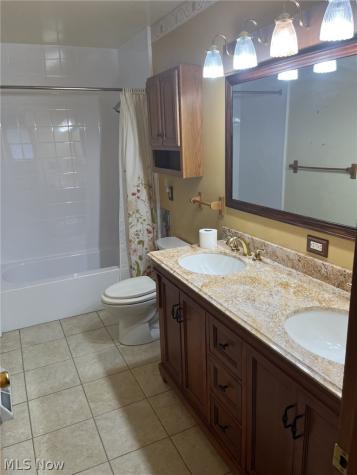 8785 Root Road North Ridgeville OH 44039