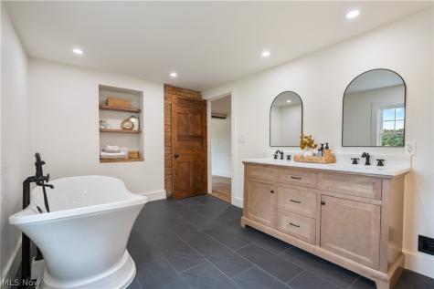 12099 Snode Street NE Alliance OH 44601