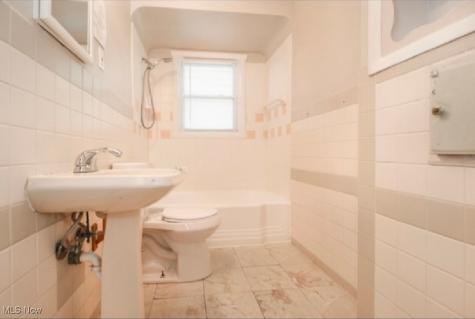 2807 Park Drive Parma OH 44134