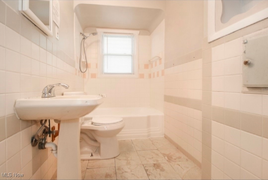 2807 Park Drive Parma OH 44134