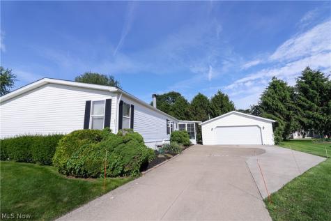 571 Sandtrap Circle Painesville OH 44077
