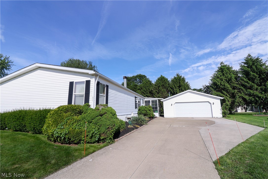 571 Sandtrap Circle Painesville OH 44077