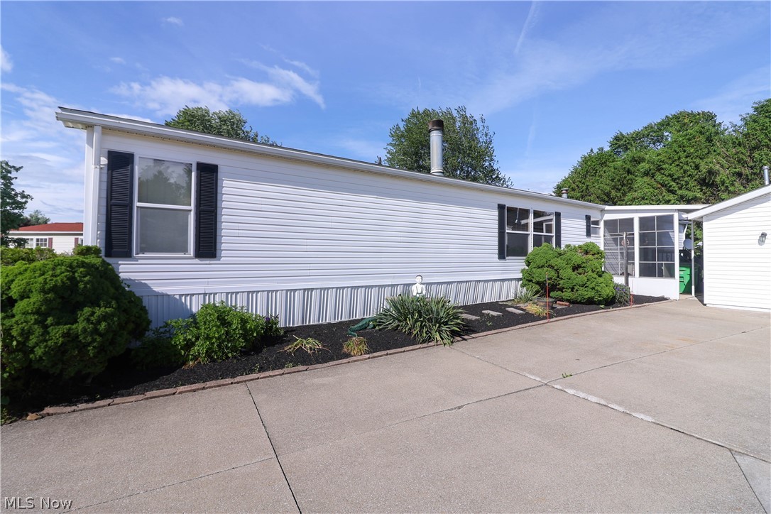 571 Sandtrap Circle Painesville OH 44077