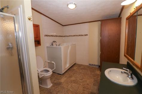 571 Sandtrap Circle Painesville OH 44077
