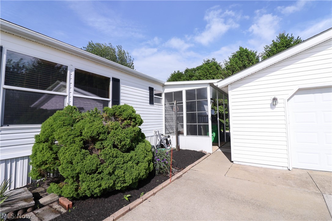 571 Sandtrap Circle Painesville OH 44077