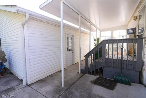 571 Sandtrap Circle Painesville OH 44077