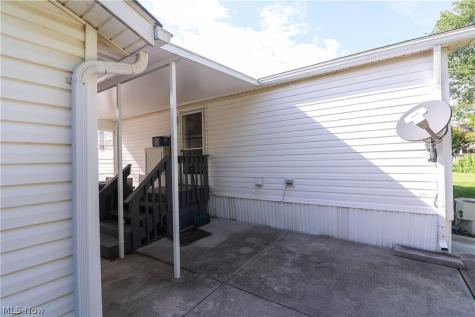 571 Sandtrap Circle Painesville OH 44077