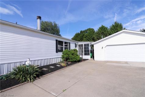 571 Sandtrap Circle Painesville OH 44077