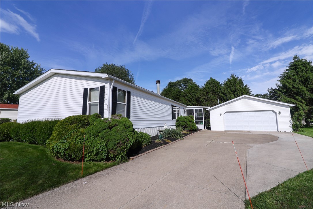 571 Sandtrap Circle Painesville OH 44077