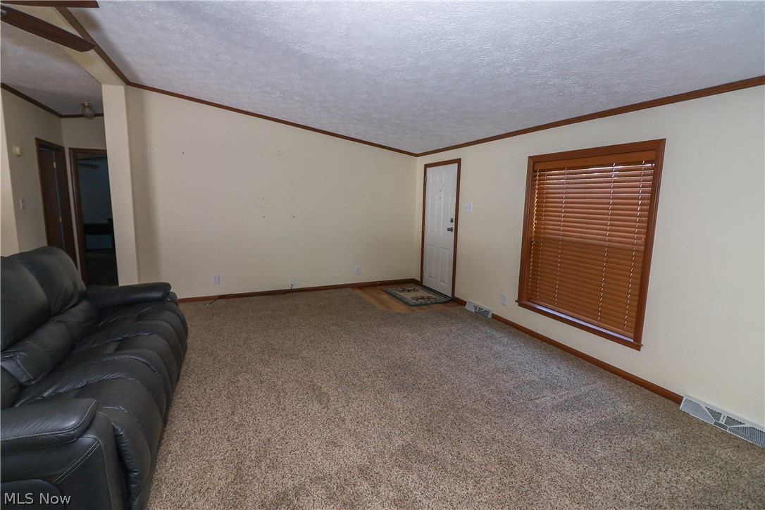 571 Sandtrap Circle Painesville OH 44077