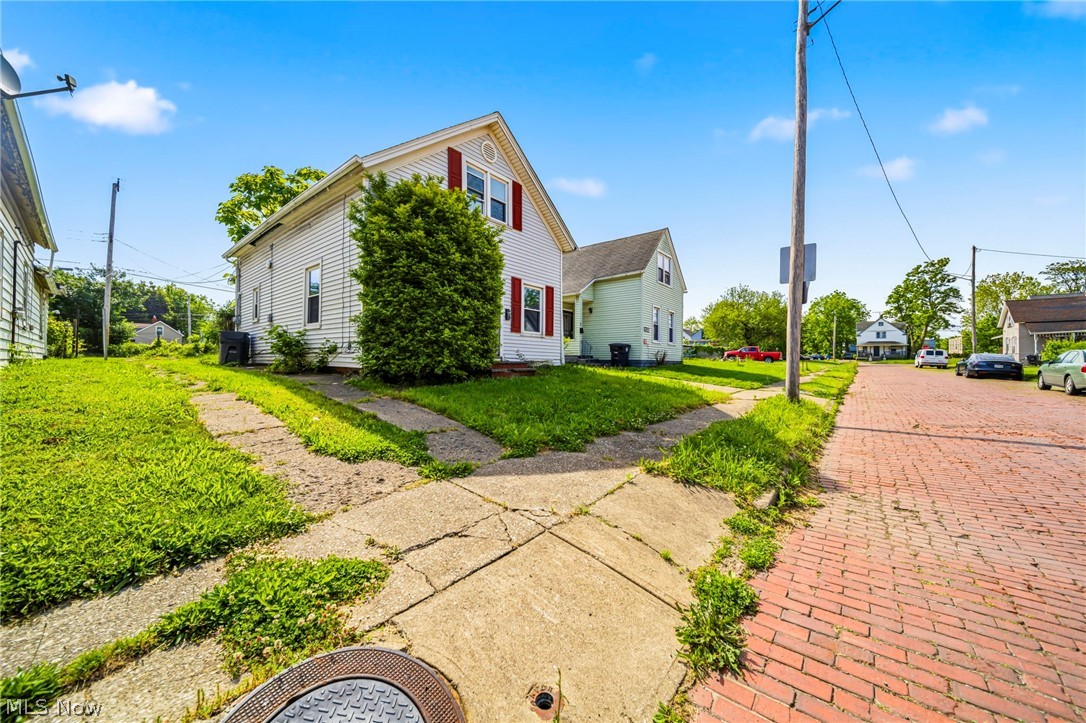 3449 E 71st Street Cleveland OH 44127