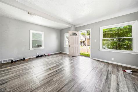 3449 E 71st Street Cleveland OH 44127