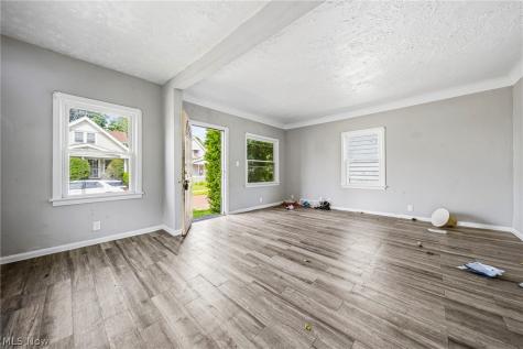 3449 E 71st Street Cleveland OH 44127