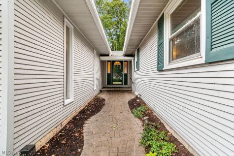 25 Squires Court Medina OH 44256