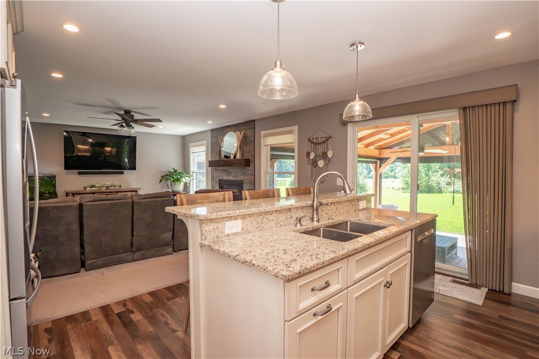 760 Radcliffe Pass Columbiana OH 44408