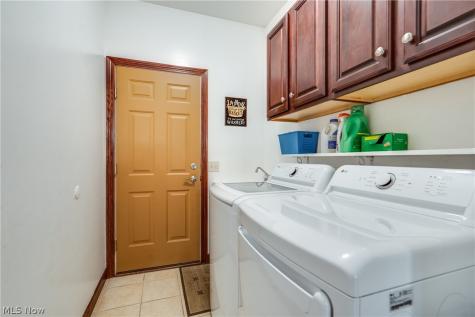 8493 Deacon Avenue NW North Canton OH 44720