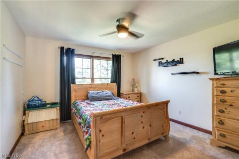 8493 Deacon Avenue NW North Canton OH 44720