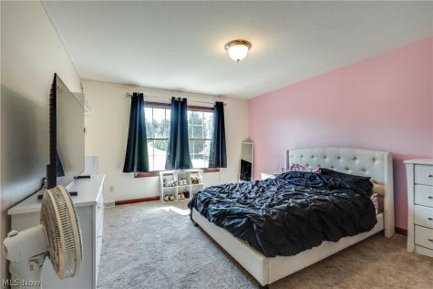 8493 Deacon Avenue NW North Canton OH 44720