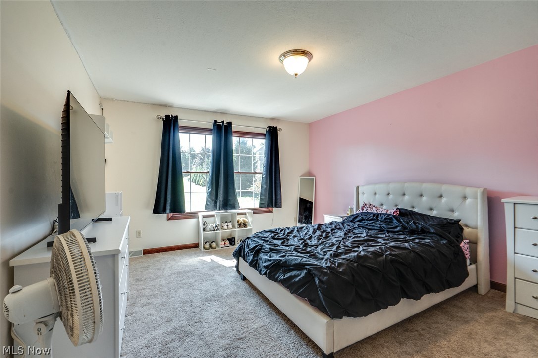 8493 Deacon Avenue NW North Canton OH 44720