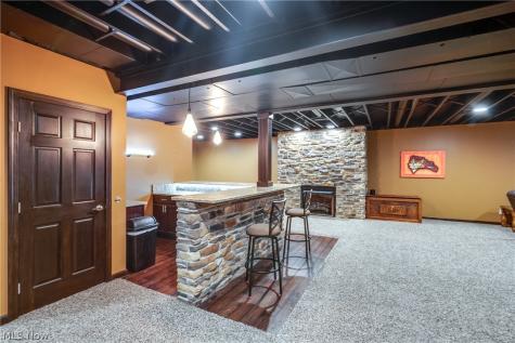 8493 Deacon Avenue NW North Canton OH 44720