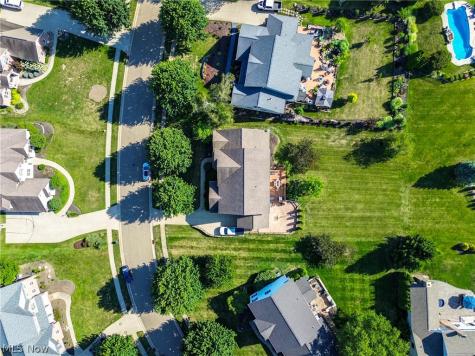 8493 Deacon Avenue NW North Canton OH 44720