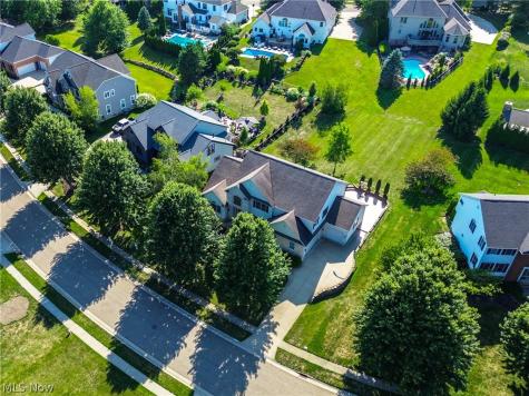 8493 Deacon Avenue NW North Canton OH 44720