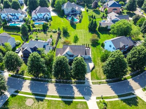 8493 Deacon Avenue NW North Canton OH 44720