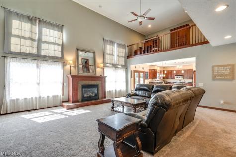 8493 Deacon Avenue NW North Canton OH 44720