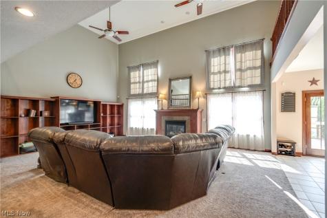 8493 Deacon Avenue NW North Canton OH 44720