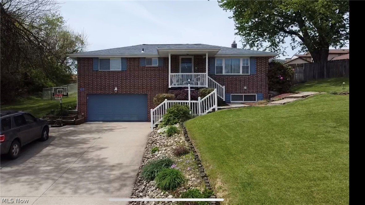 135 Melinda Avenue Wintersville OH 43953