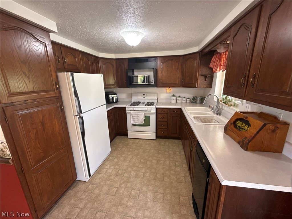 135 Melinda Avenue Wintersville OH 43953