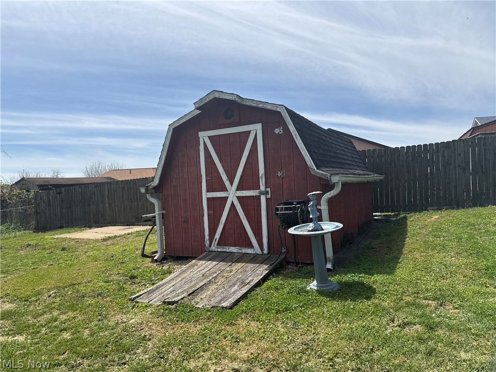 135 Melinda Avenue Wintersville OH 43953