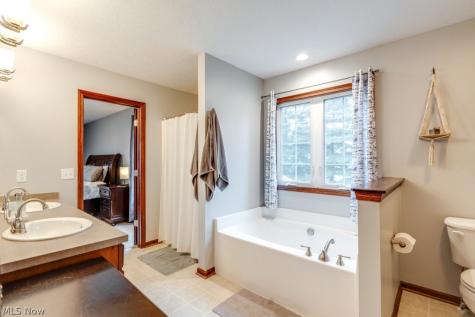 4138 Whispering Springs Lane Mogadore OH 44260