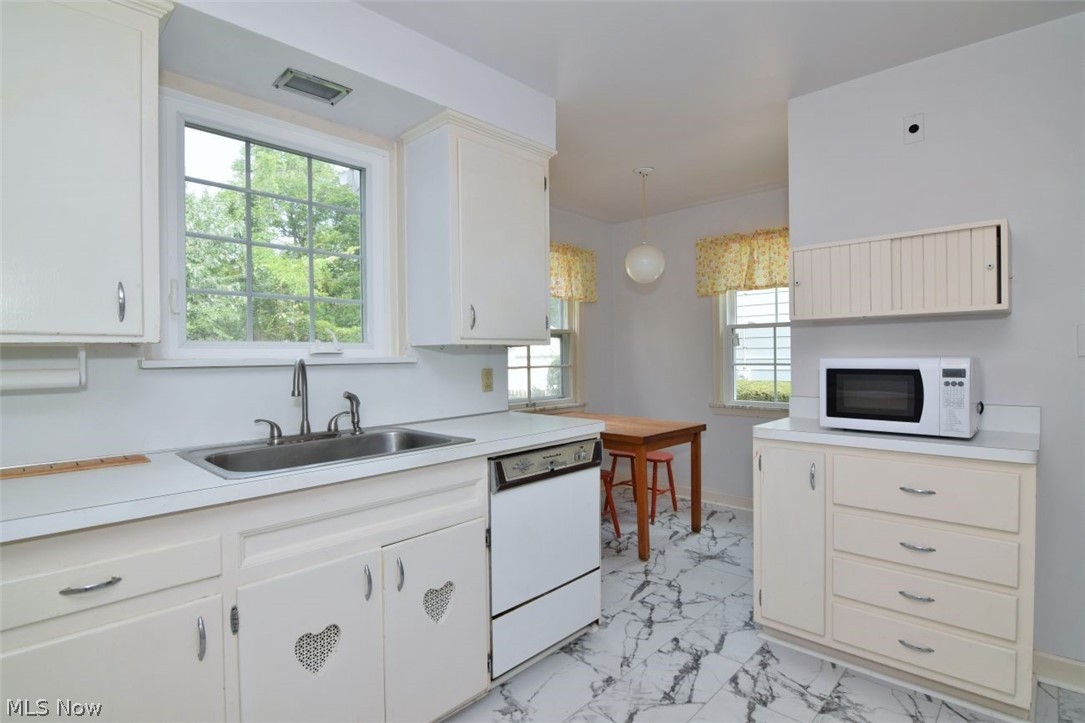3477 Edison Road Cleveland Heights OH 44121