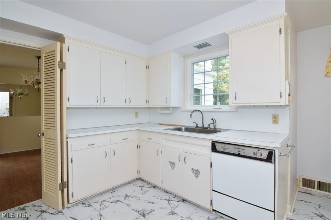 3477 Edison Road Cleveland Heights OH 44121
