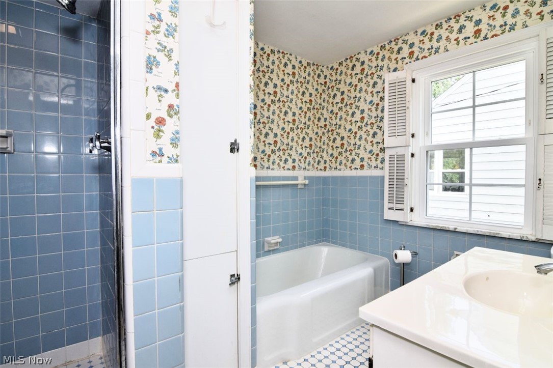 3477 Edison Road Cleveland Heights OH 44121