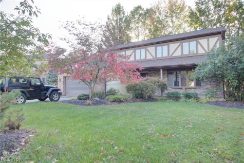7170 Windwood Way Olmsted Twp OH 44138