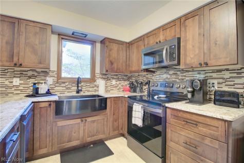 7170 Windwood Way Olmsted Twp OH 44138
